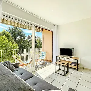 https://t2-with-balcony-fitted-out-close-to-city-center.hotels-rhonealpes.com