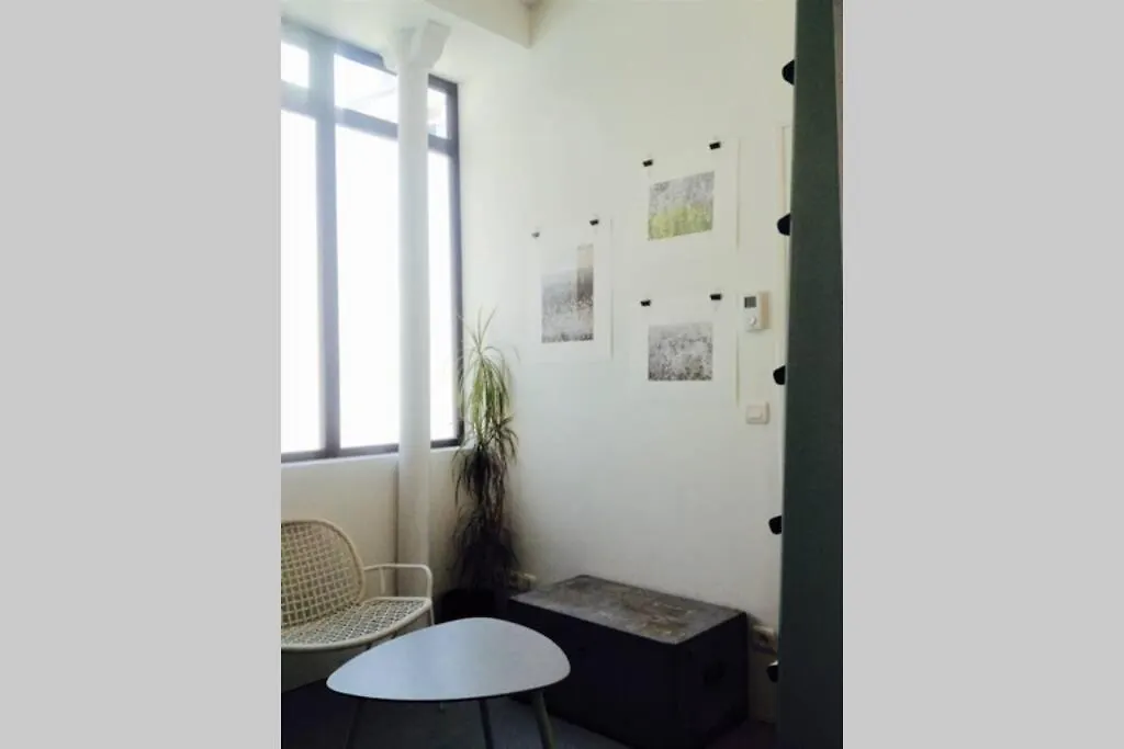 Small Arty Studio Menilmontant Paris France