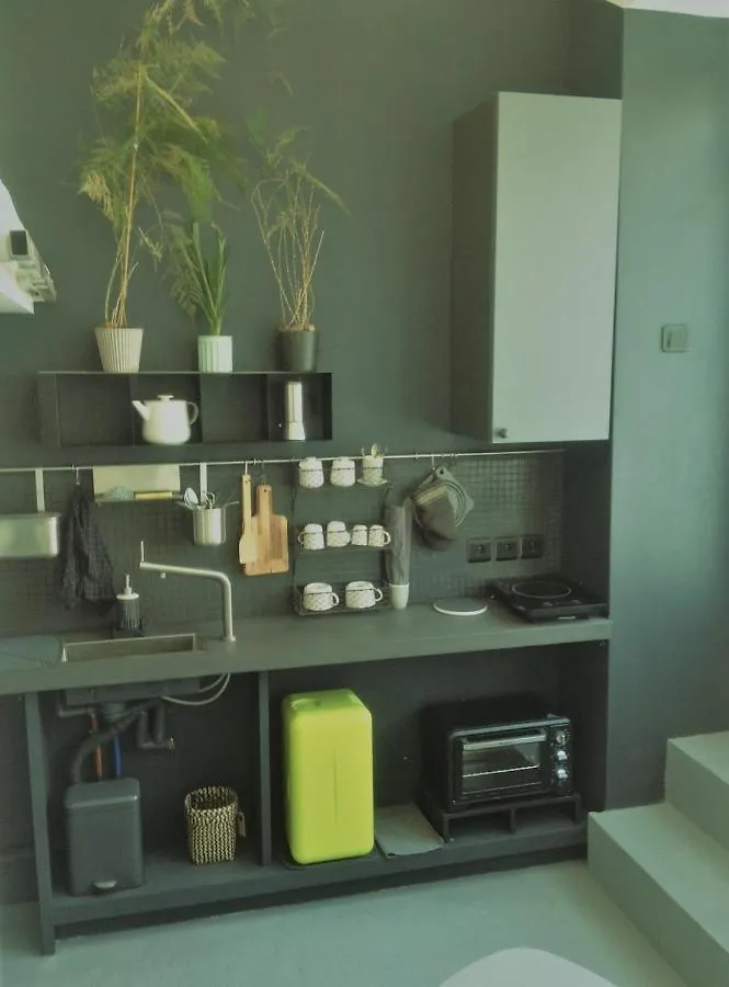 Apartment Small Arty Studio Menilmontant Paris